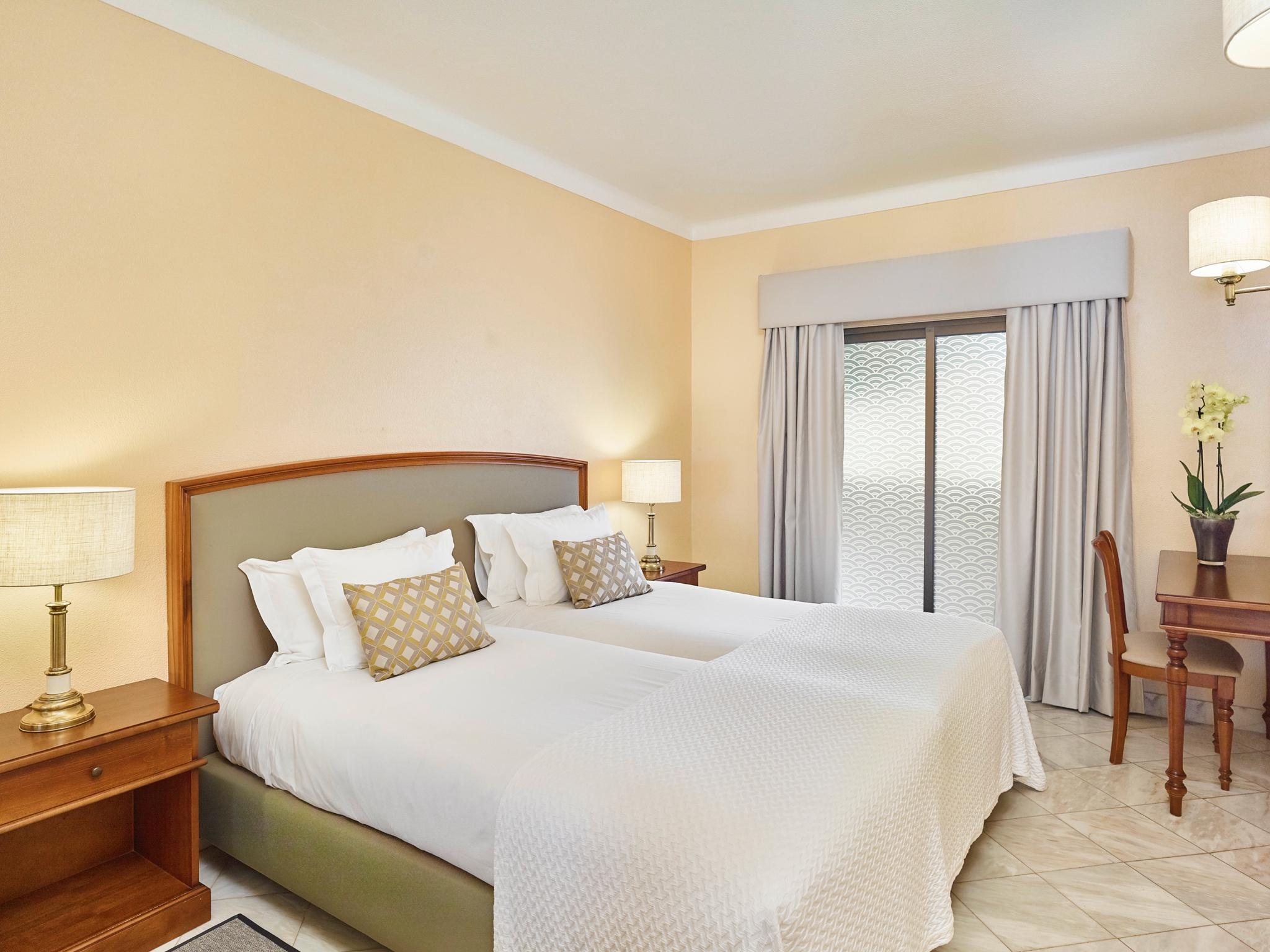 เรีย ปาร์ก โฮเทล แอนด์ สปา Hotel อัลมันซิล ภายนอก รูปภาพ